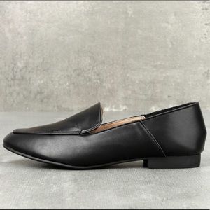 NWT black loafers - Lulu’s
